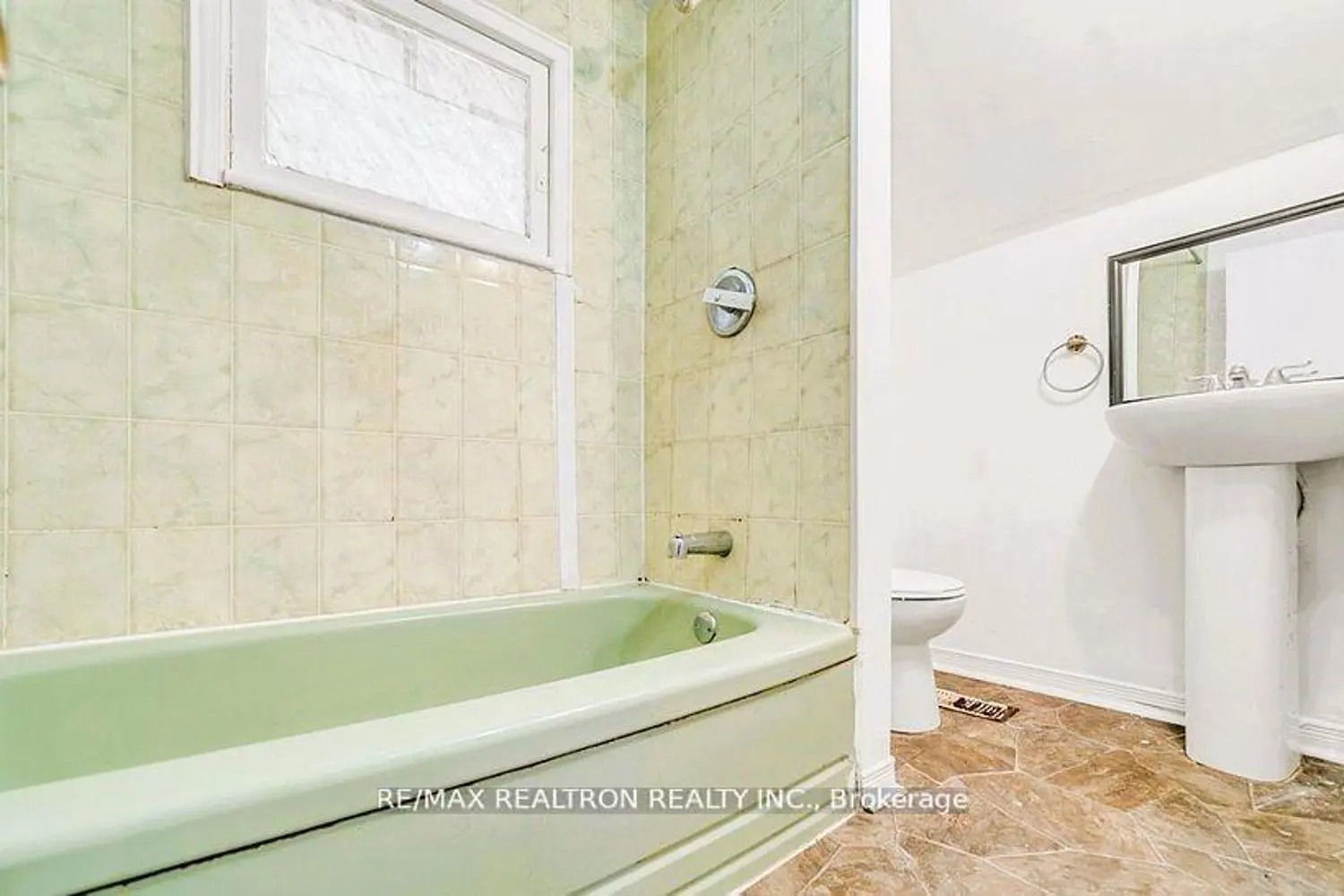 Additional image 7 of 16958 Bayview Avenue