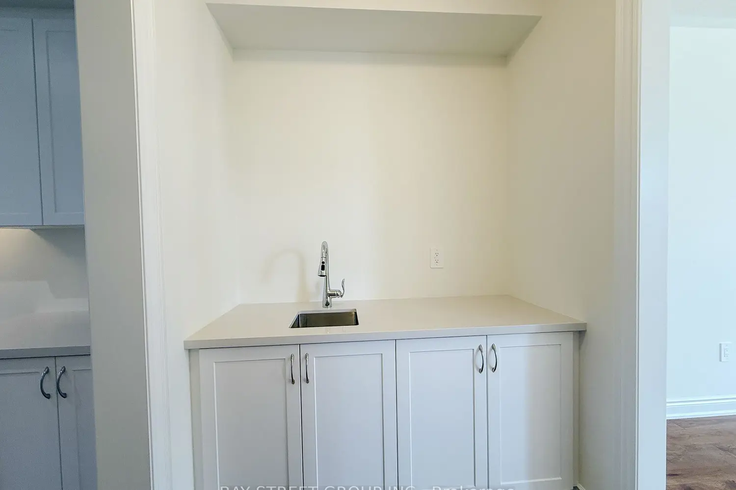 18 Shelson Place photo 5
