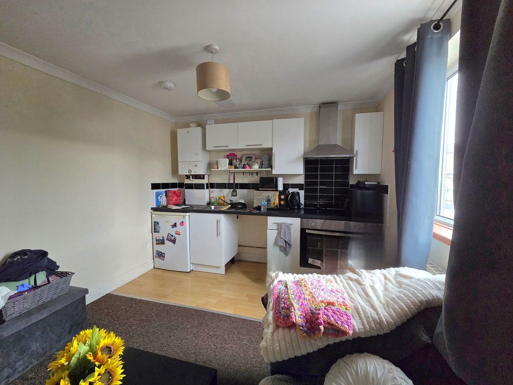 Additional image 3 of 1 bed flat to rentMary Street, Porthcawl CF36