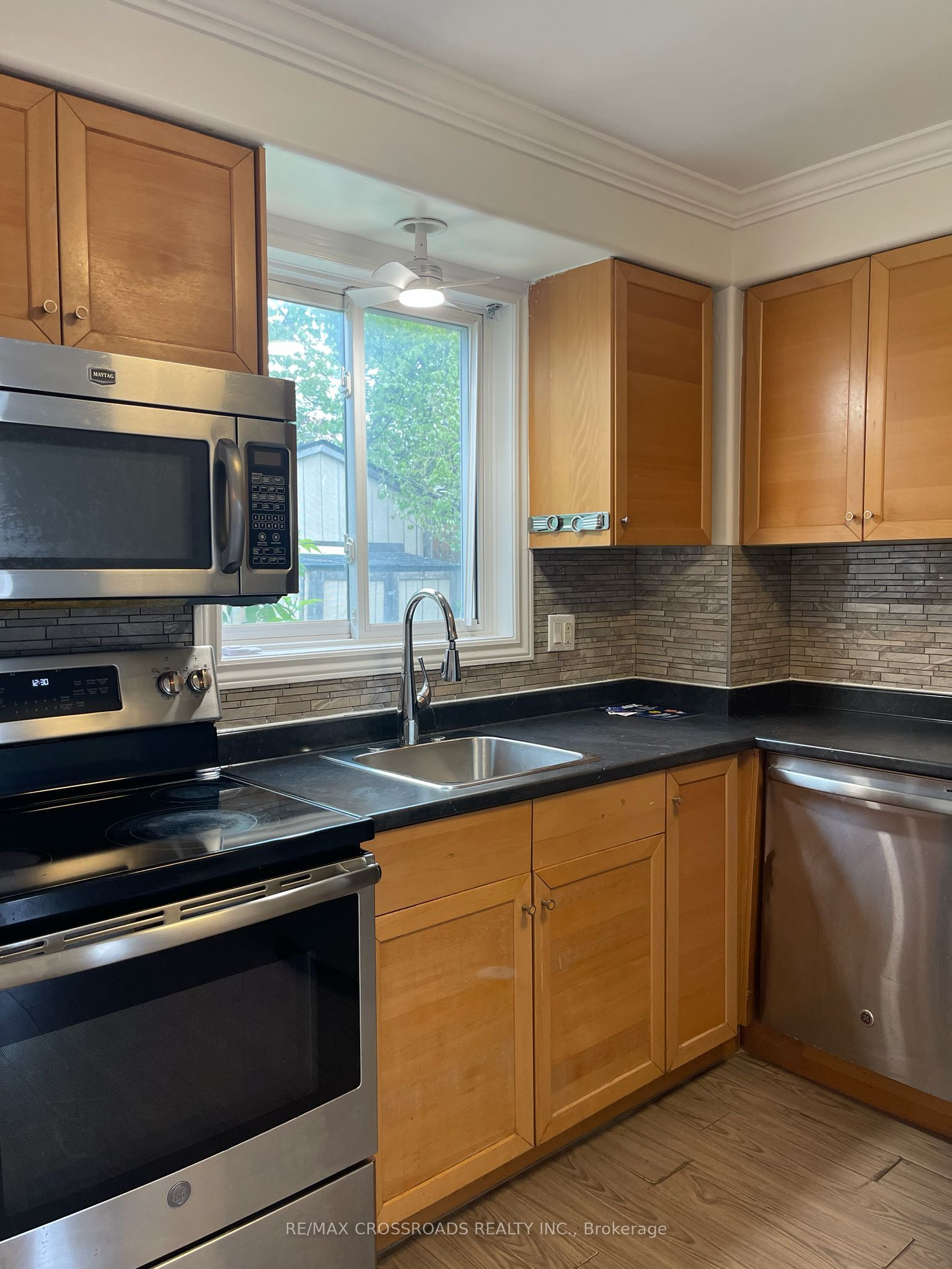 Additional image 4 of 59 Chaucer Crescent, Barrie, ON, L4N 4T8