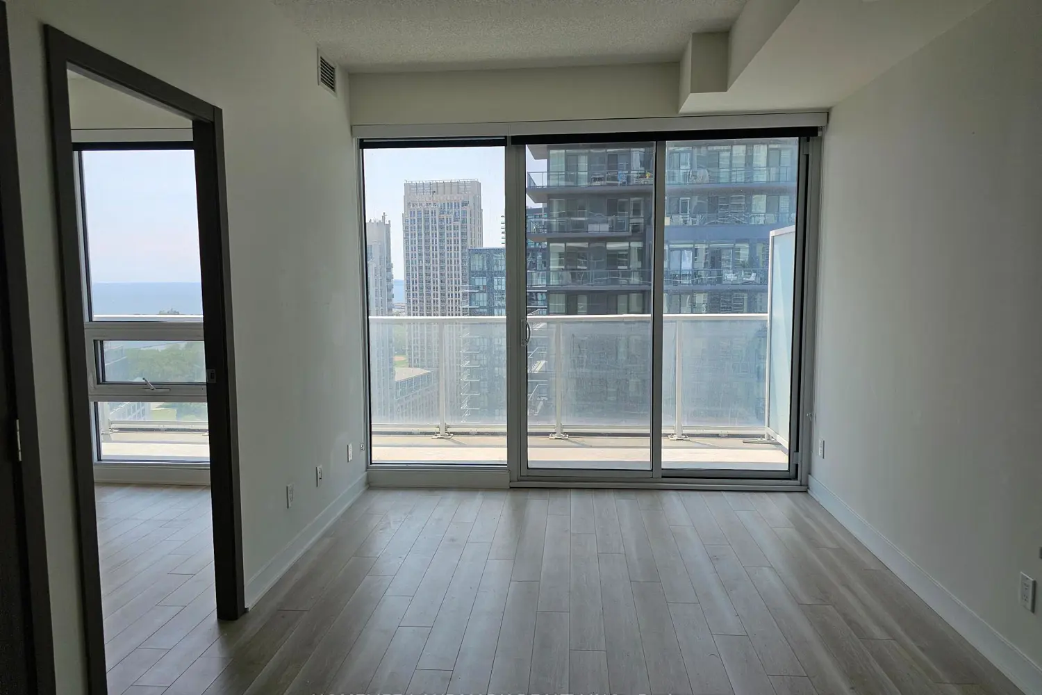 19 Bathurst Street 2901 photo 2