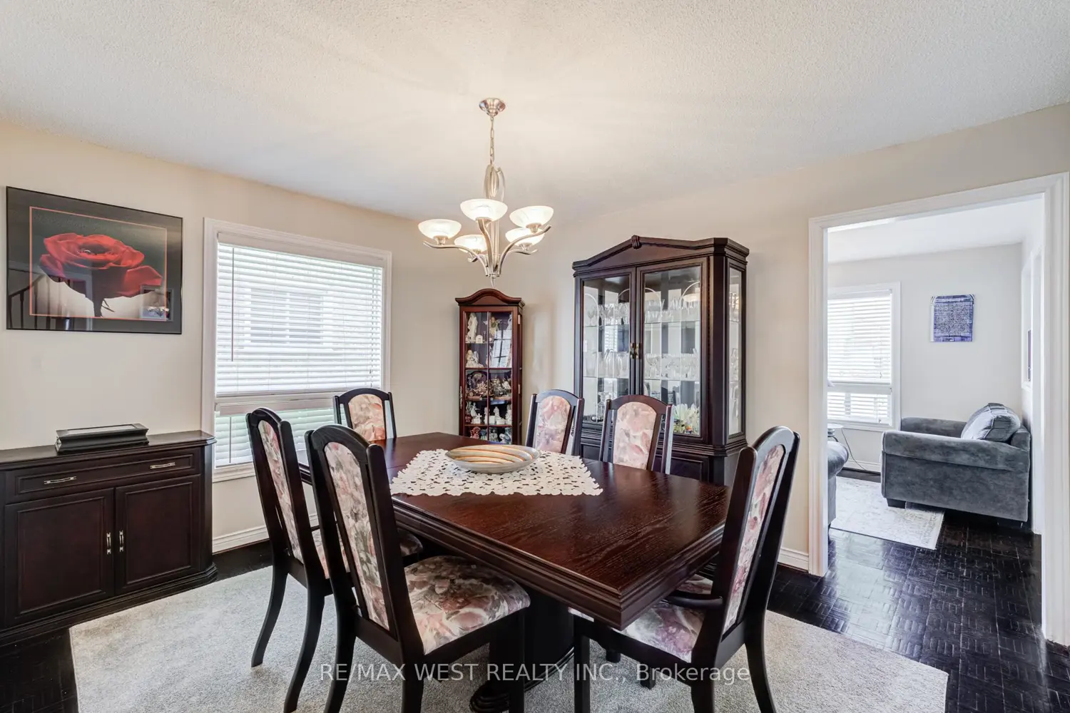 55 Pavin Crescent photo 5