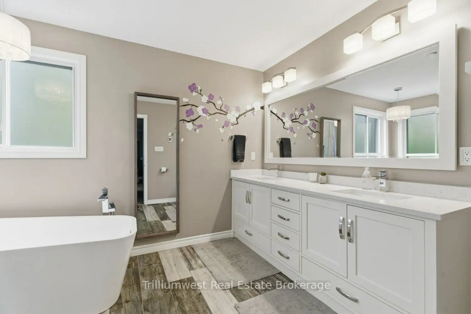 Additional image 9 of 242 Cheltonwood Crescent