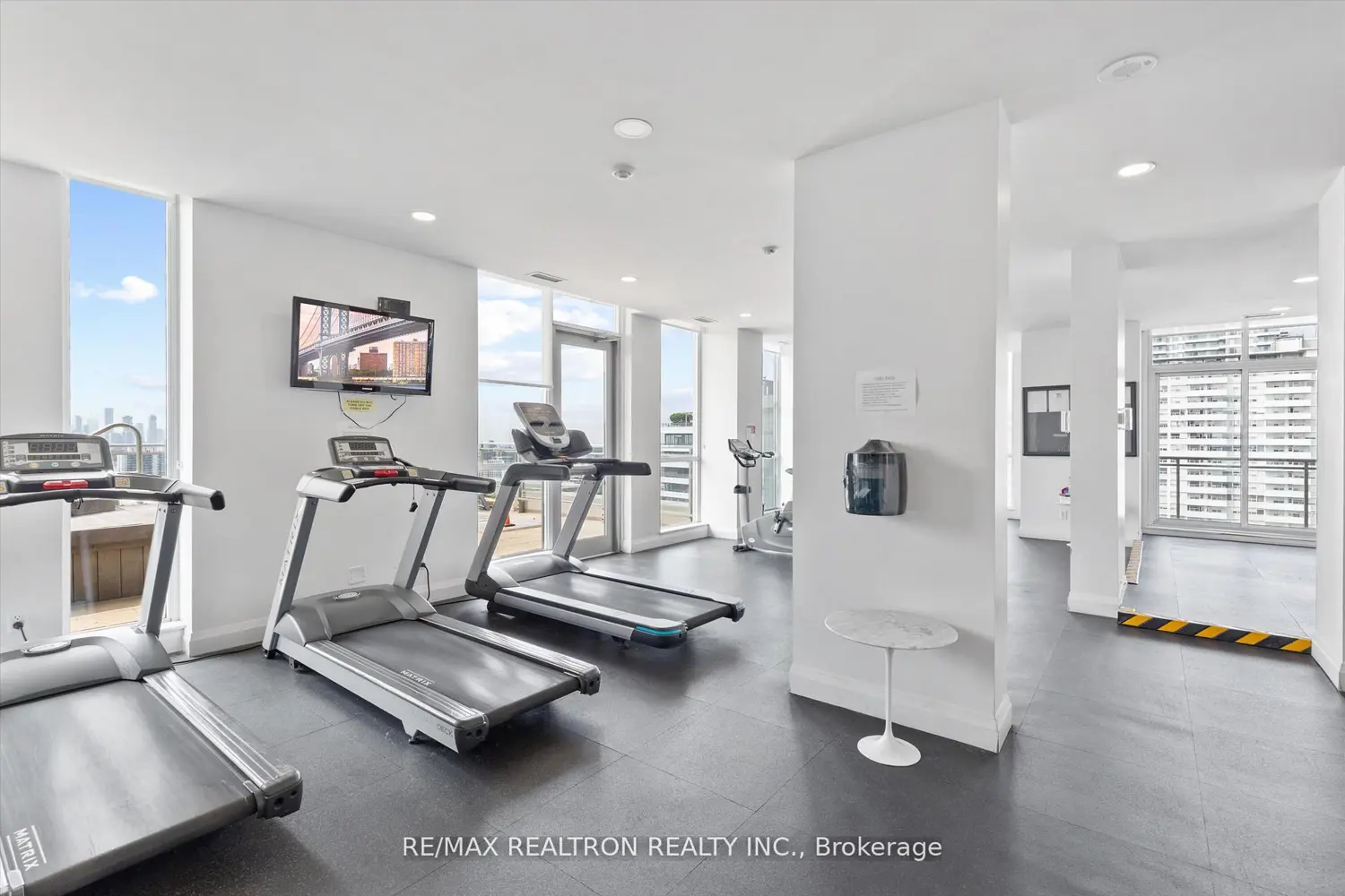 Additional image 11 of 83 Redpath Avenue 1101