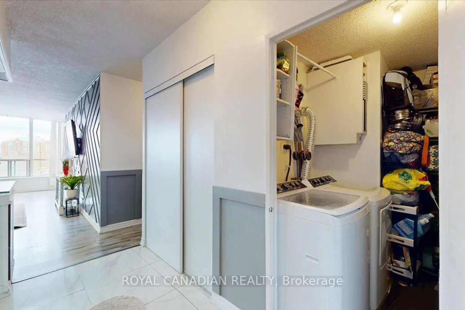 410 Mclevin Avenue 1011 photo 4