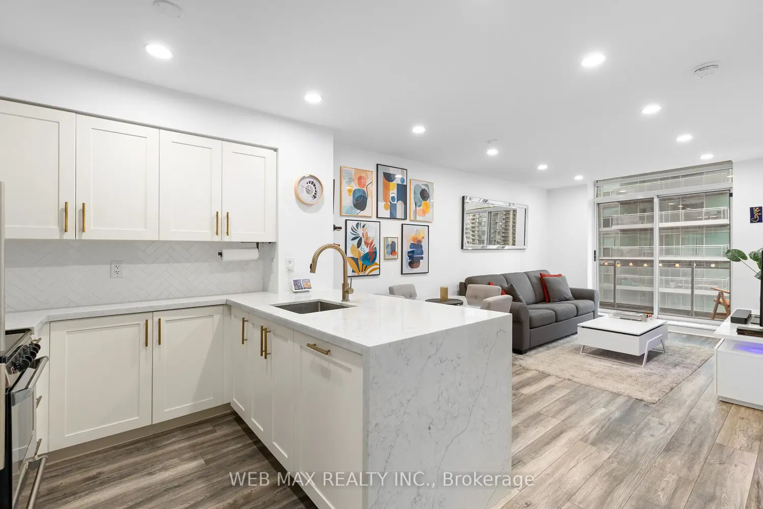 50 Lynn Williams Street 916