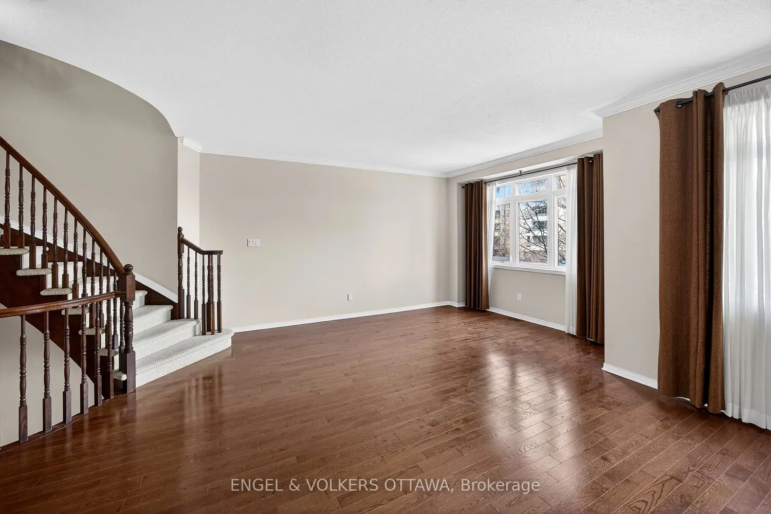 180 Lanark Avenue photo 4
