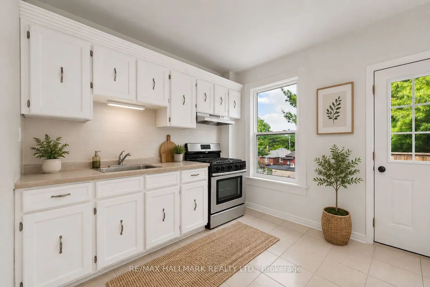 Additional image 6 of 261 Ossington Avenue