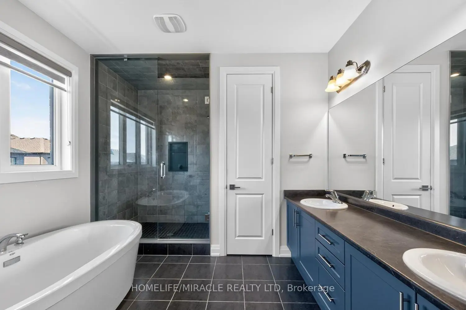 Additional image 15 of 1032 Edinburgh Drive