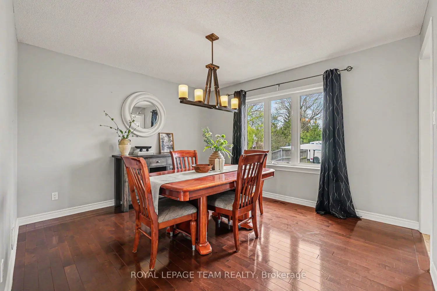 77 Chanonhouse Drive photo 3
