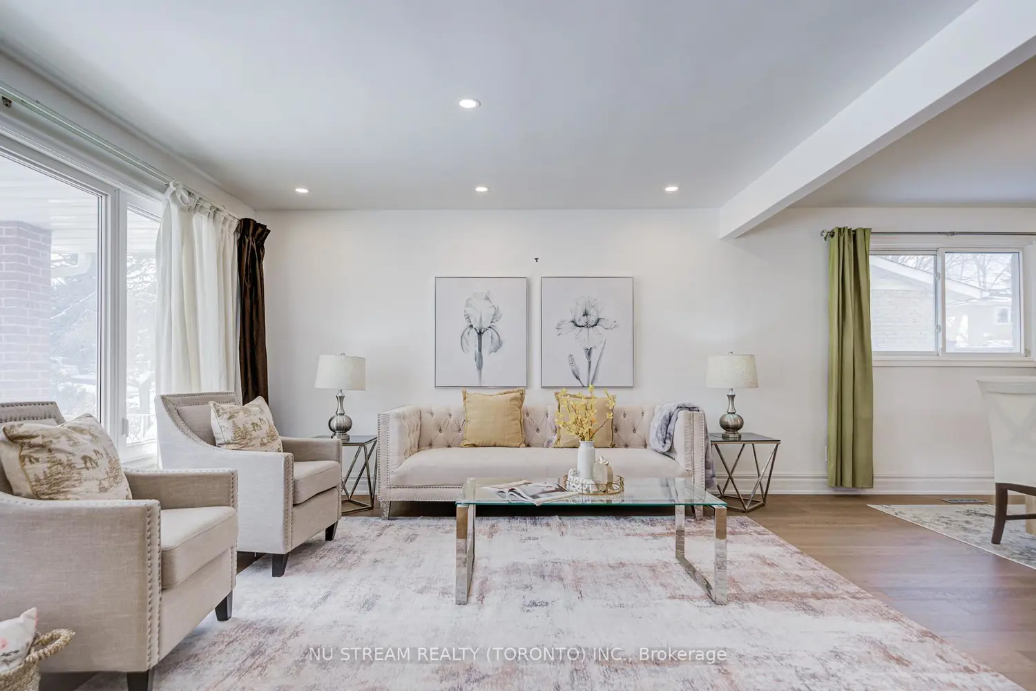 8 Hemingway Crescent