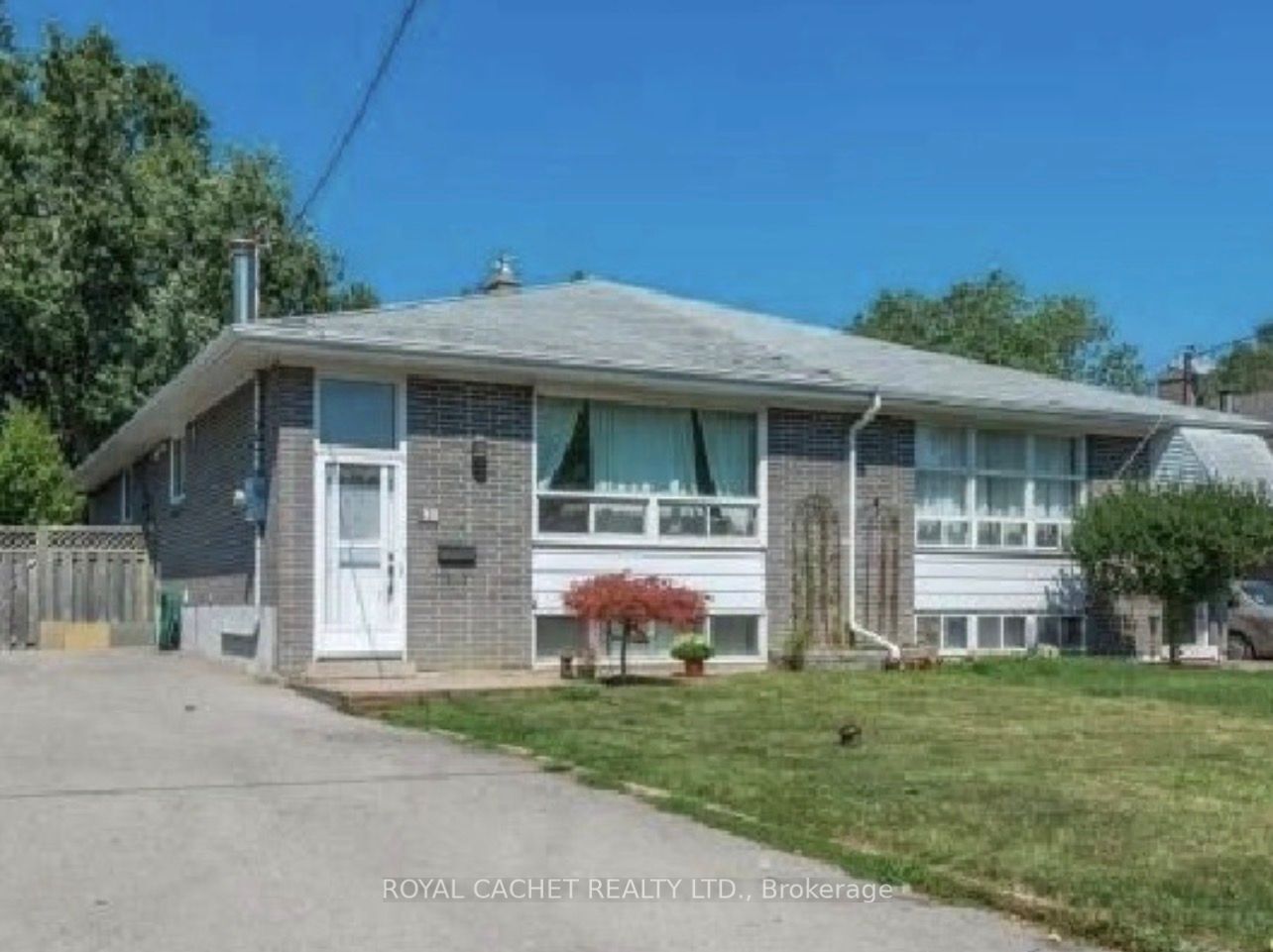 UPPER MAIN-90 Billington Crescent, Toronto, ON, M3A 2G6
