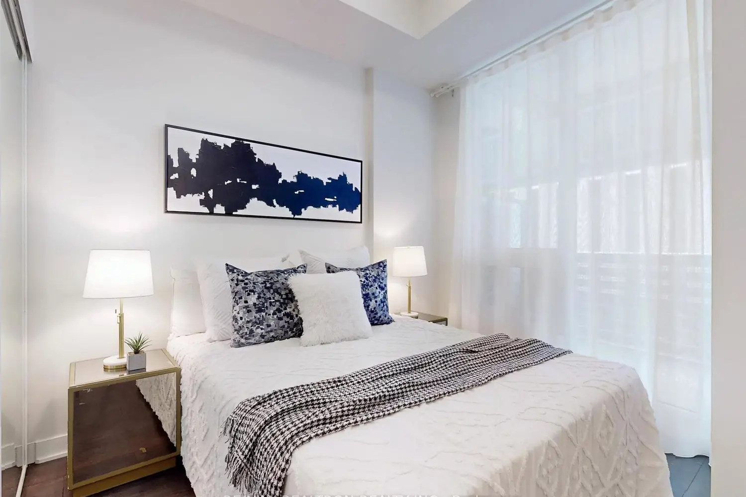 Additional image 8 of 2221 Yonge Street 213
