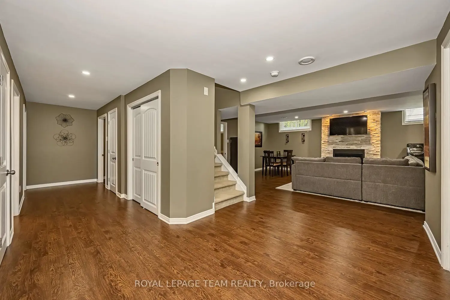 6918 Mary Anne Drive photo 2