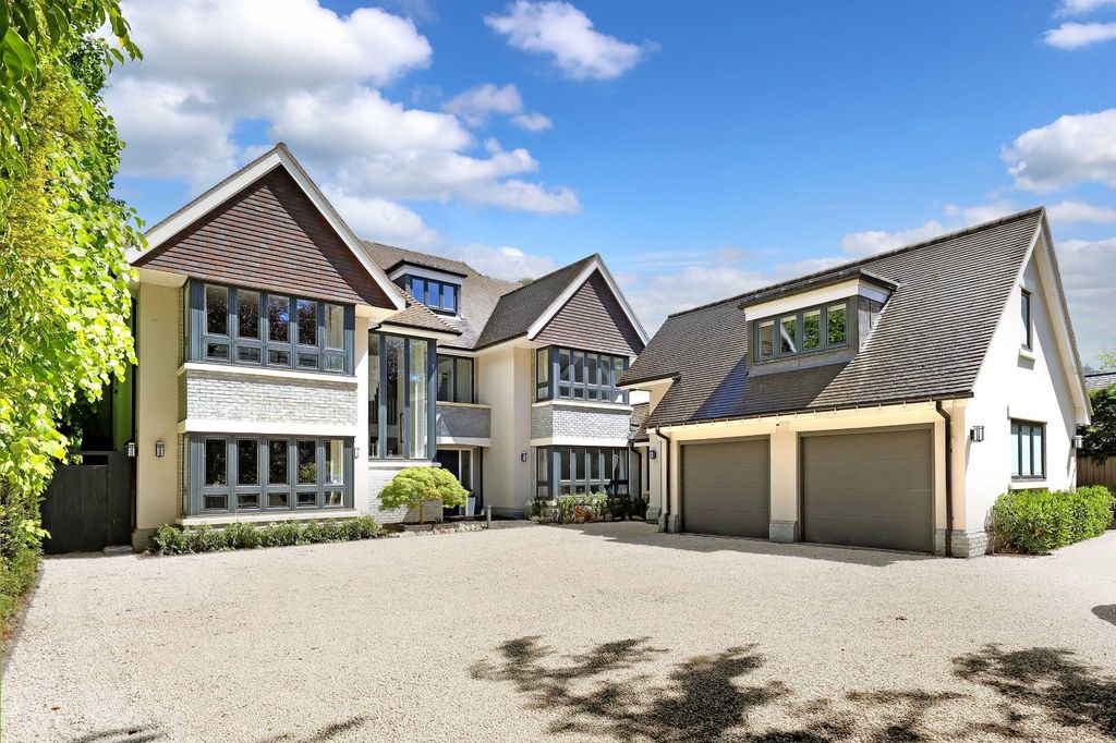 6 bed detached house for salePenn Road, Beaconsfield, Buckinghamshire HP9