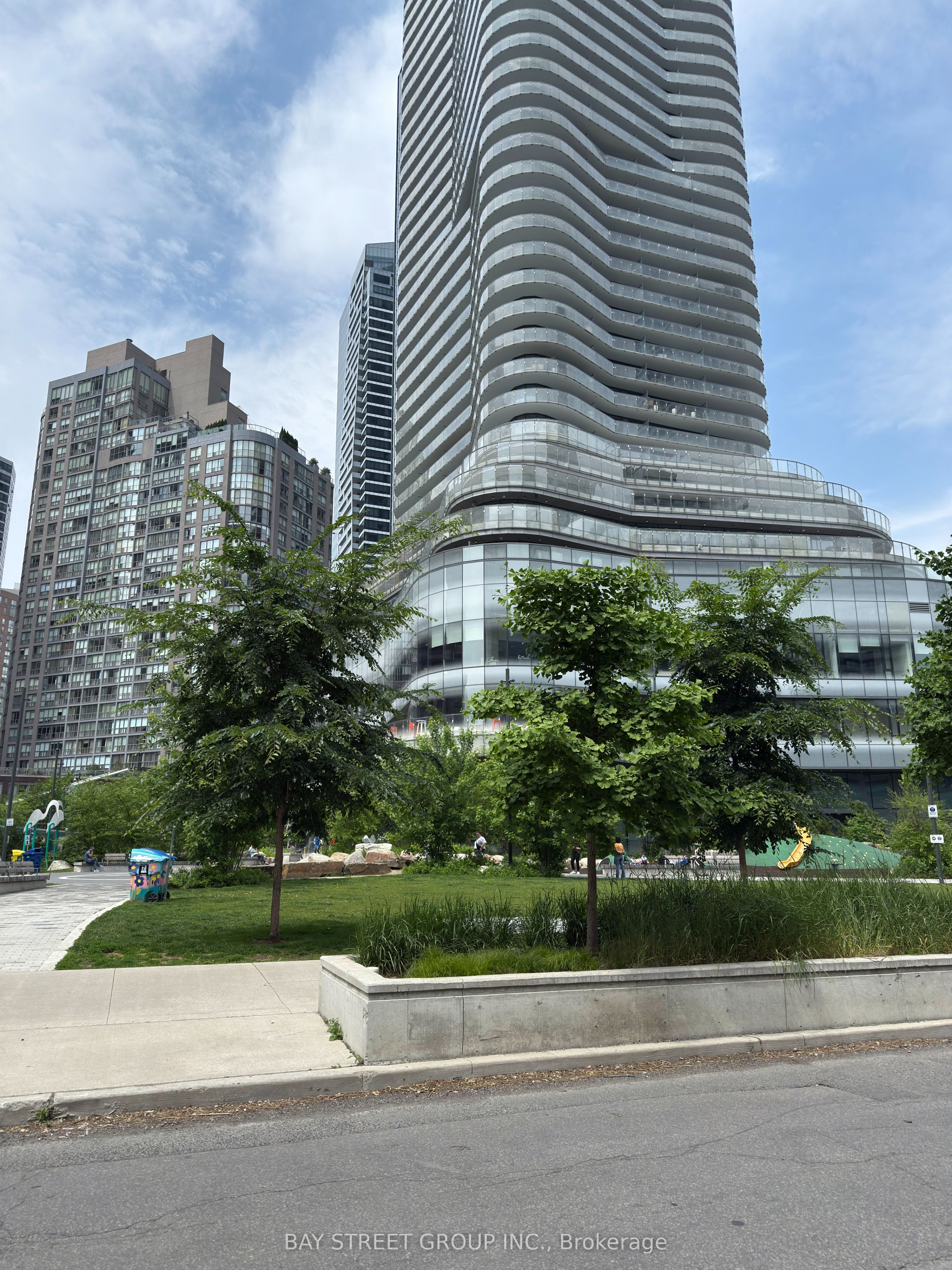 1802-11 Wellesley Street W, Toronto, ON, M4Y 0G4