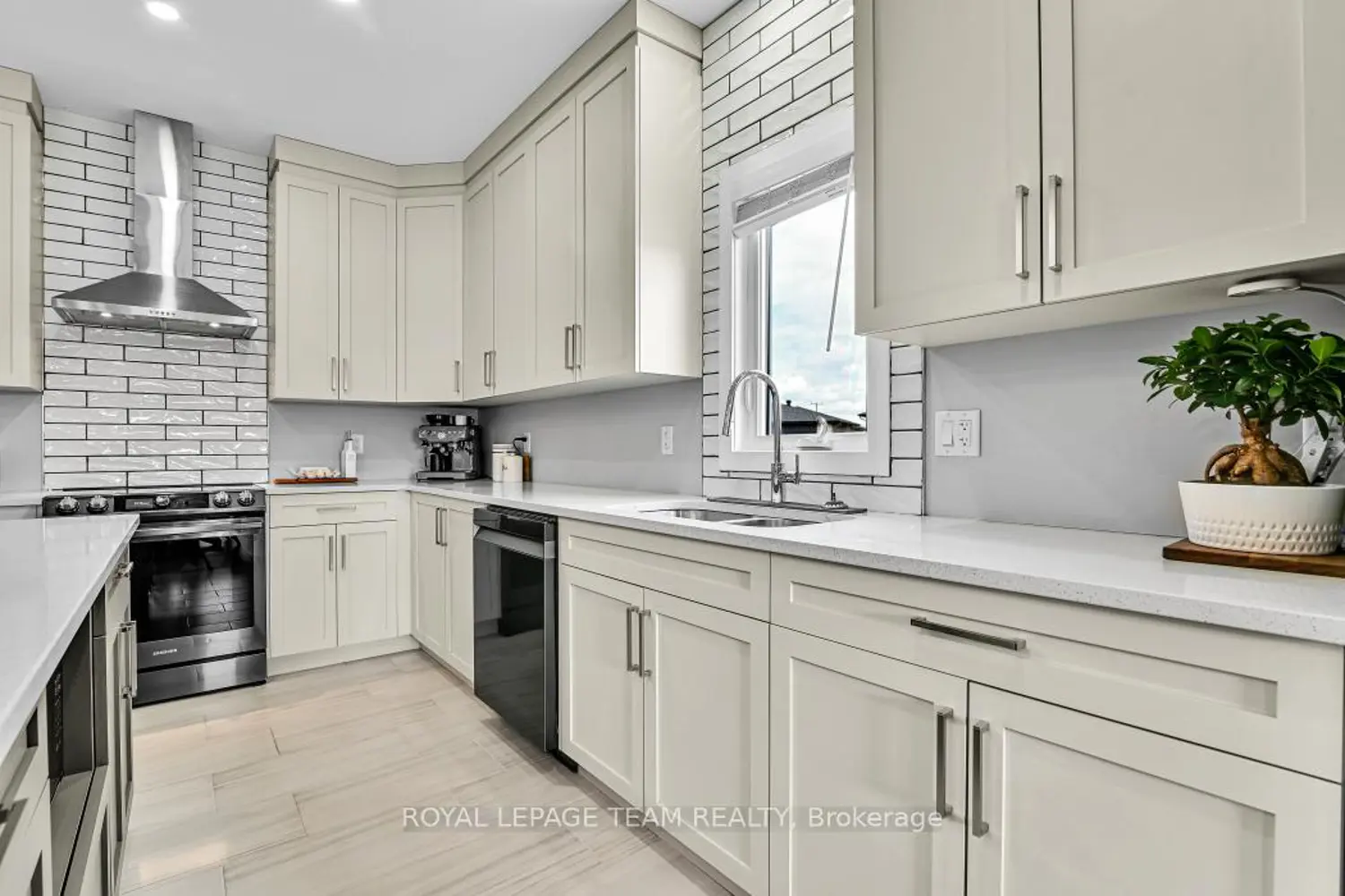 Additional image 3 of 203 Filion Street