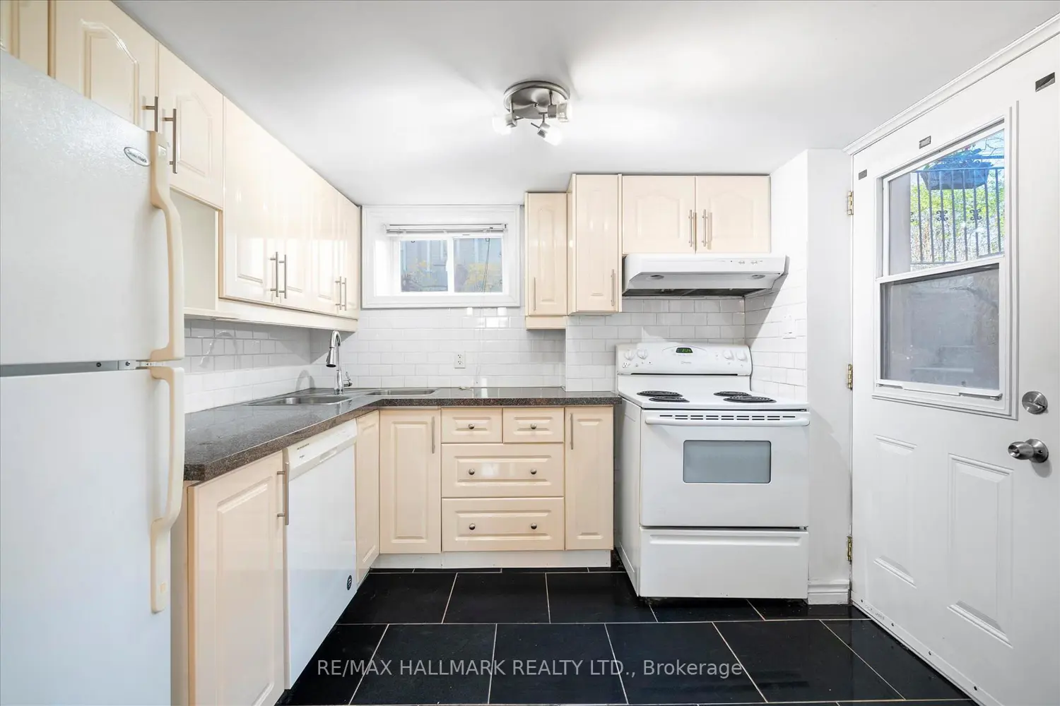 Additional image 7 of 50 Benlamond Avenue