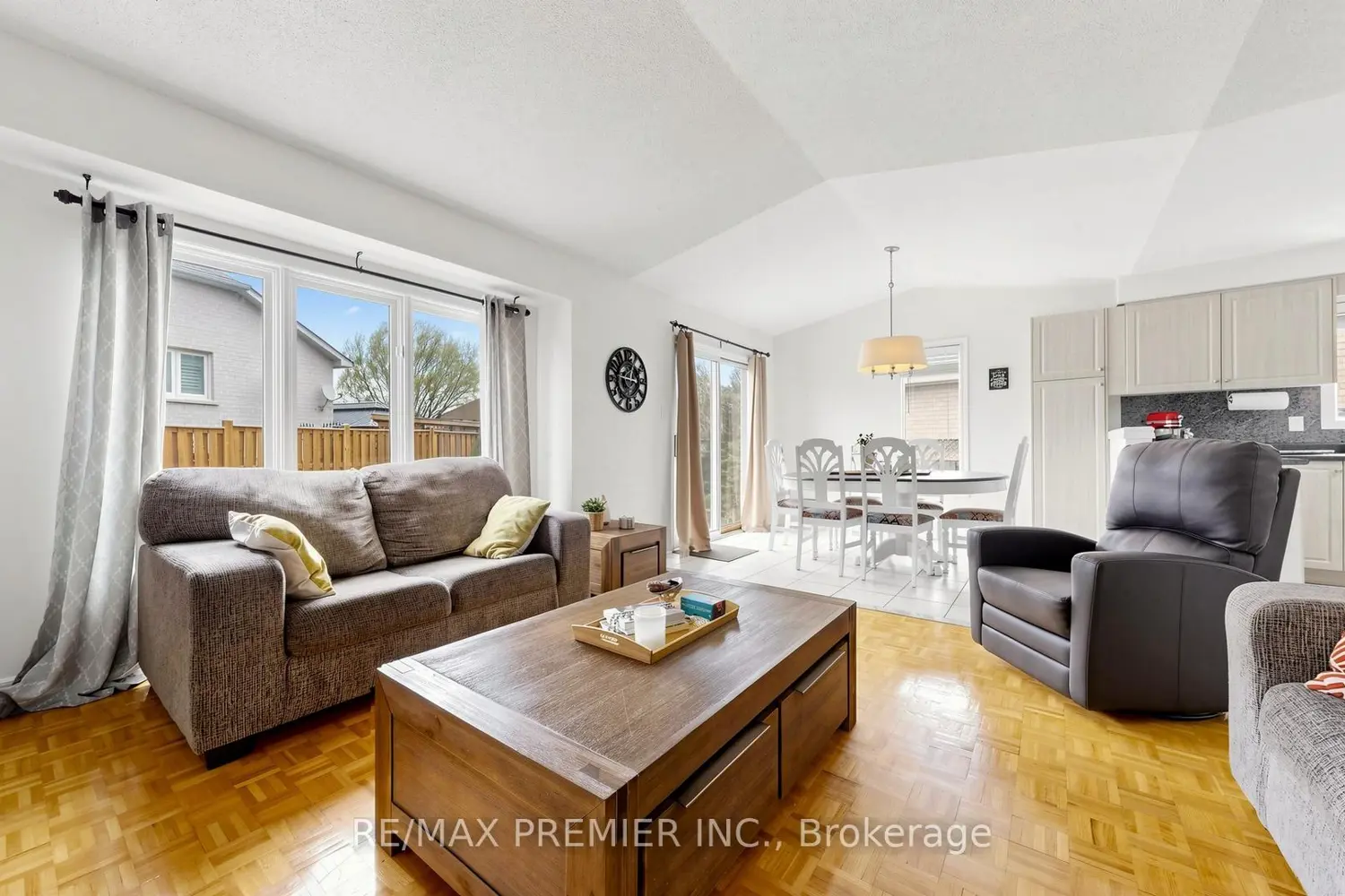 6 Terrastone Court photo 5