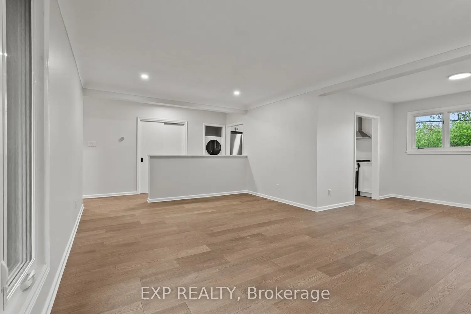 2393 Sheldon Avenue photo 3