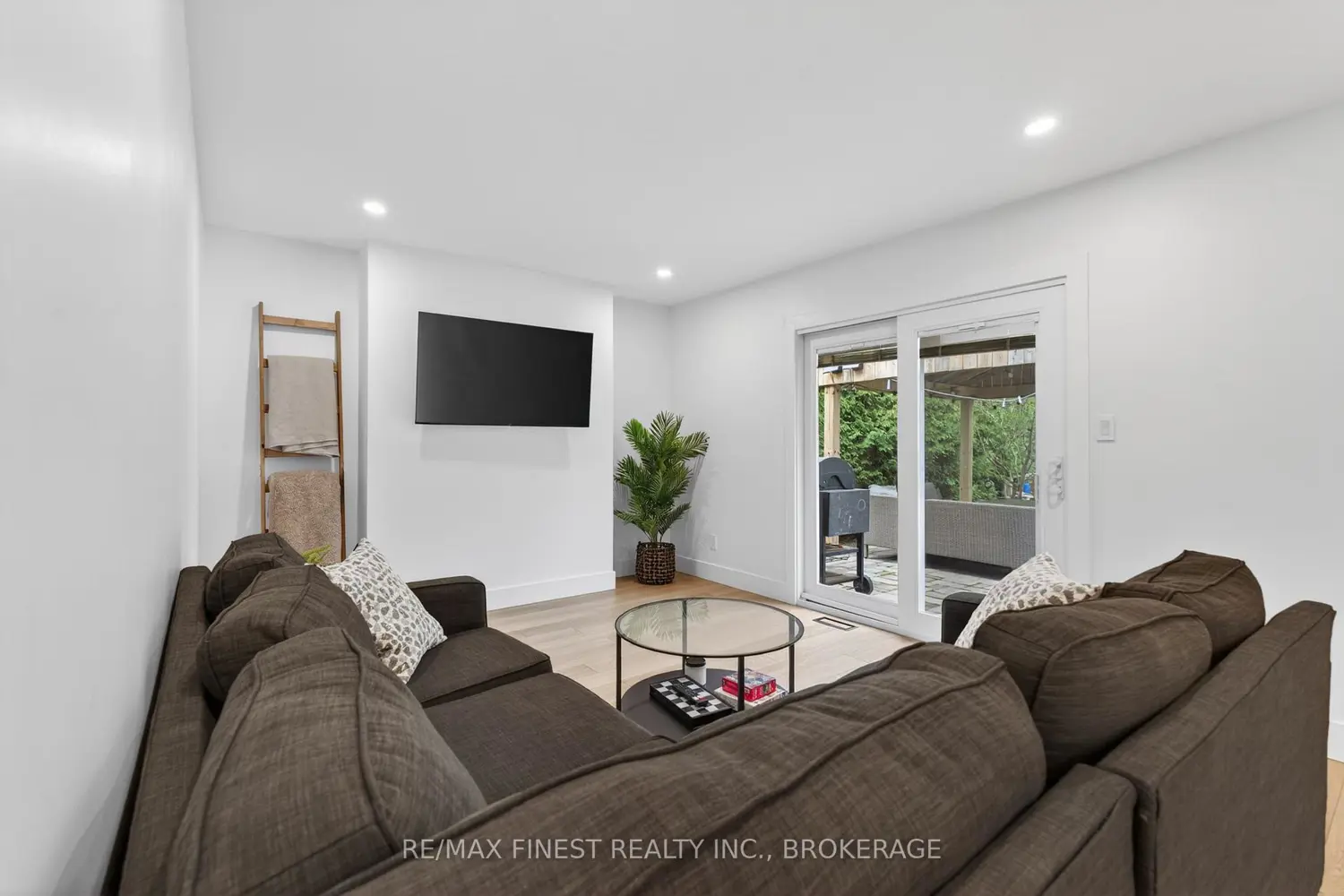 Additional image 3 of 825 Somerset Crescent