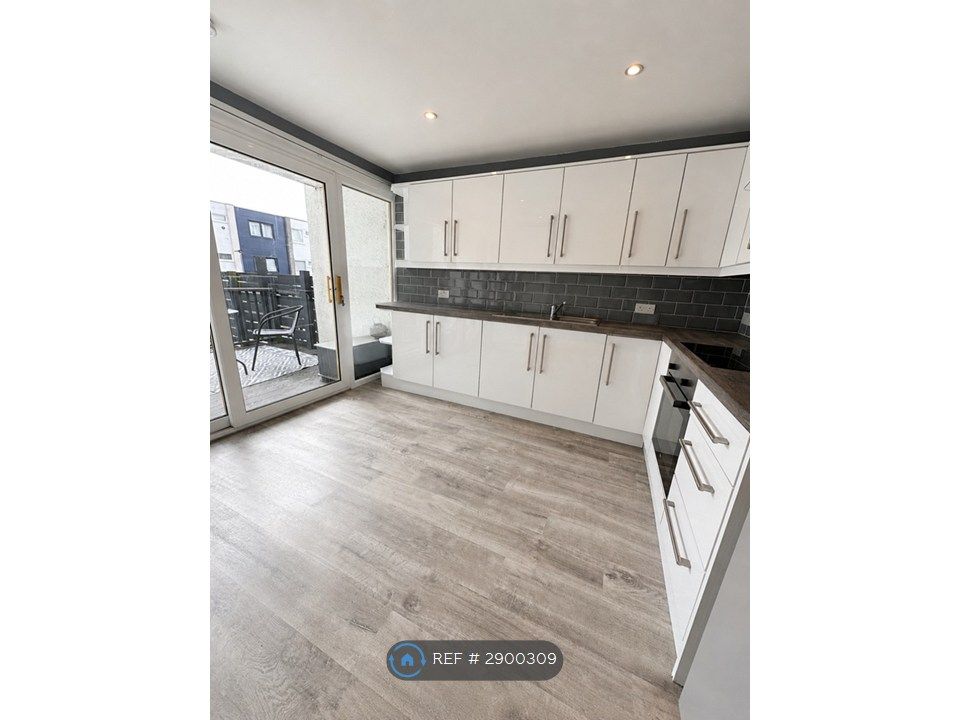 Additional image 2 of 3 bed terraced house to rentMactaggart Road, Glasgow G67