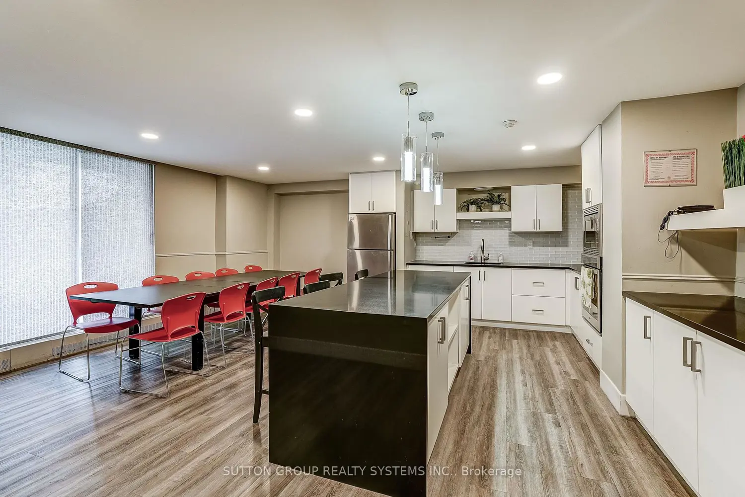 Additional image 16 of 1100 Caven Street 1211