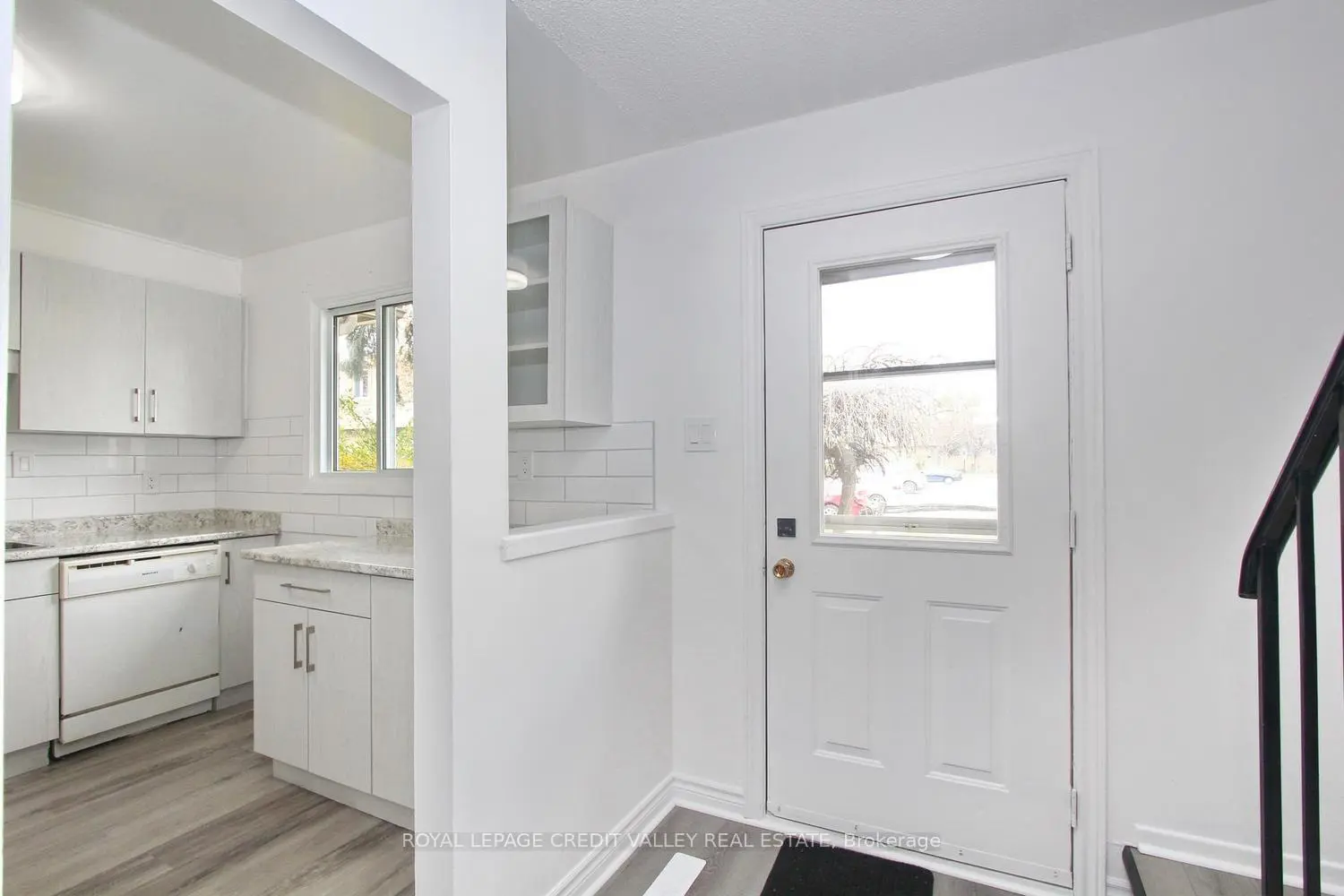 57 Hansen Road 27