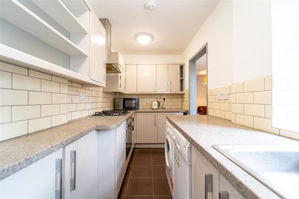 Additional image 7 of 5 bed shared accommodation to rentRodbourne Road, Birmingham B17