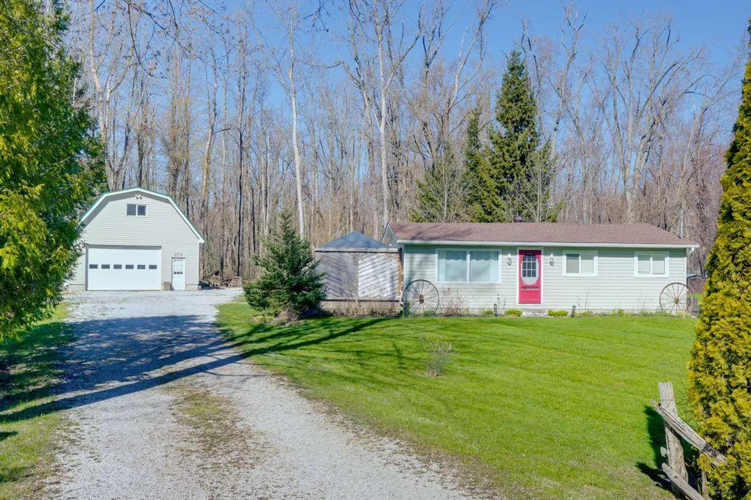 3576 John Street photo 2