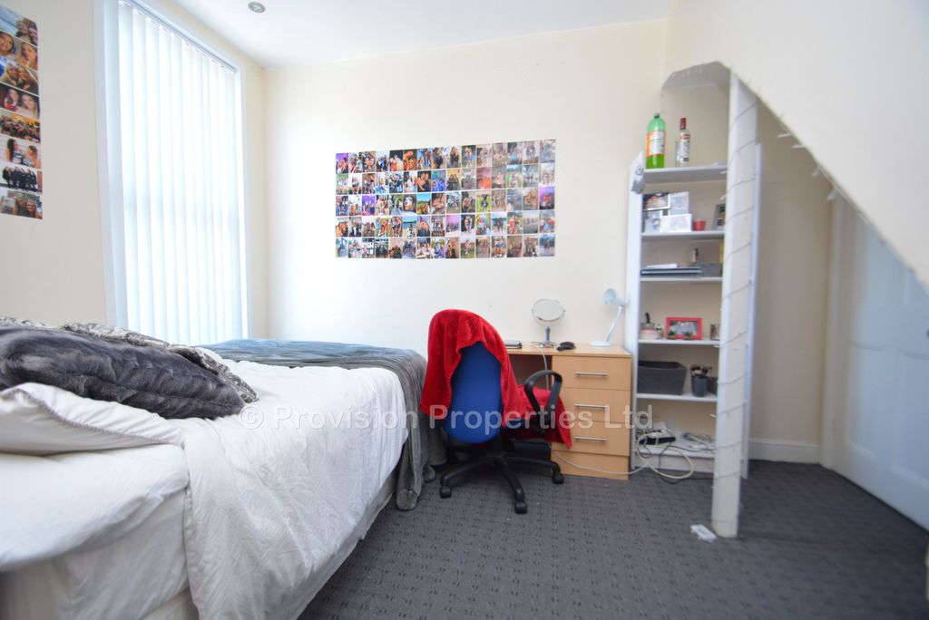 Additional image 12 of 6 bed terraced house to rentEbor Place, Hyde Park, Leeds LS6