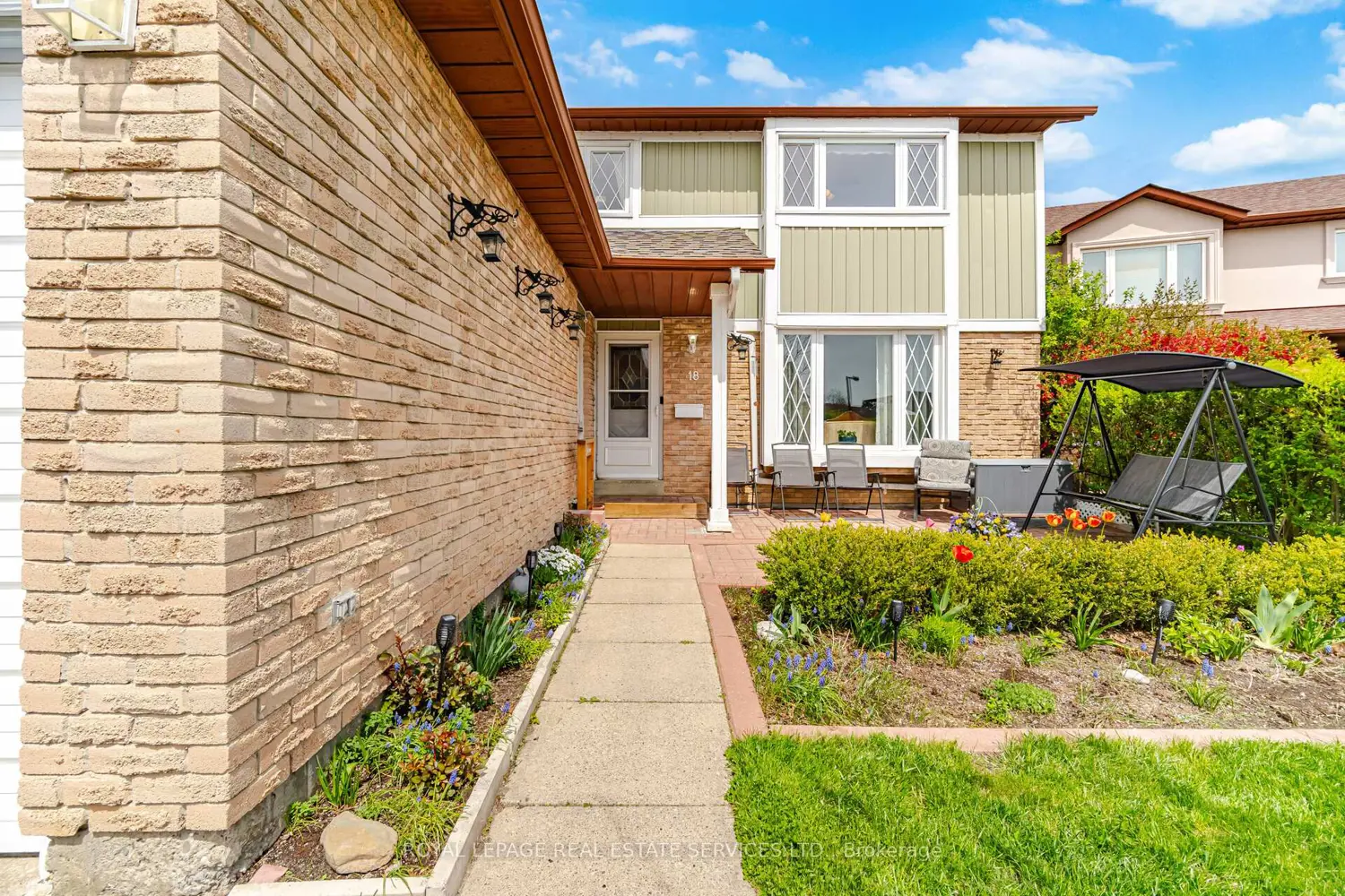 18 Wolverton Crescent
