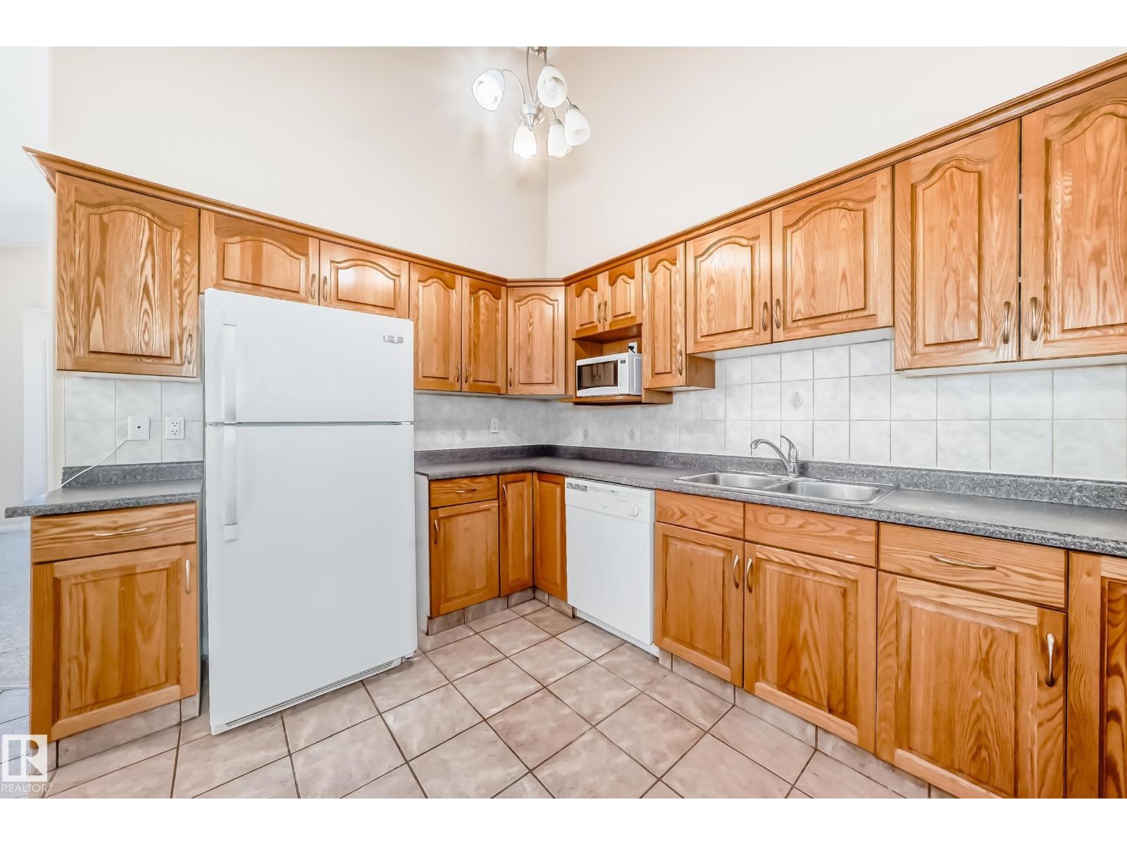 Additional image 6 of 9825 156 Street NW, Edmonton, AB, T5P2P2