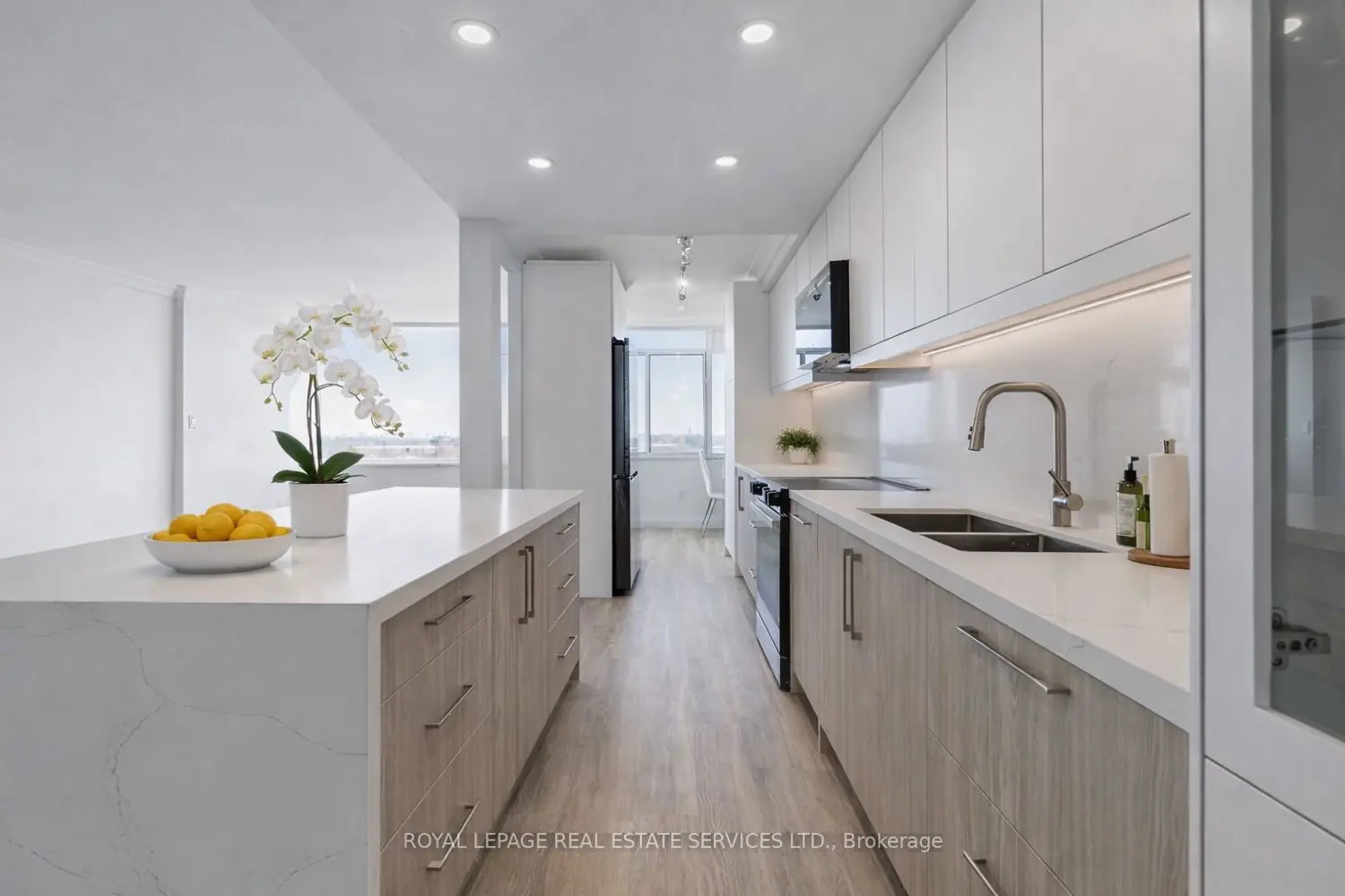 Additional image 6 of 3000 Bathurst Street 706