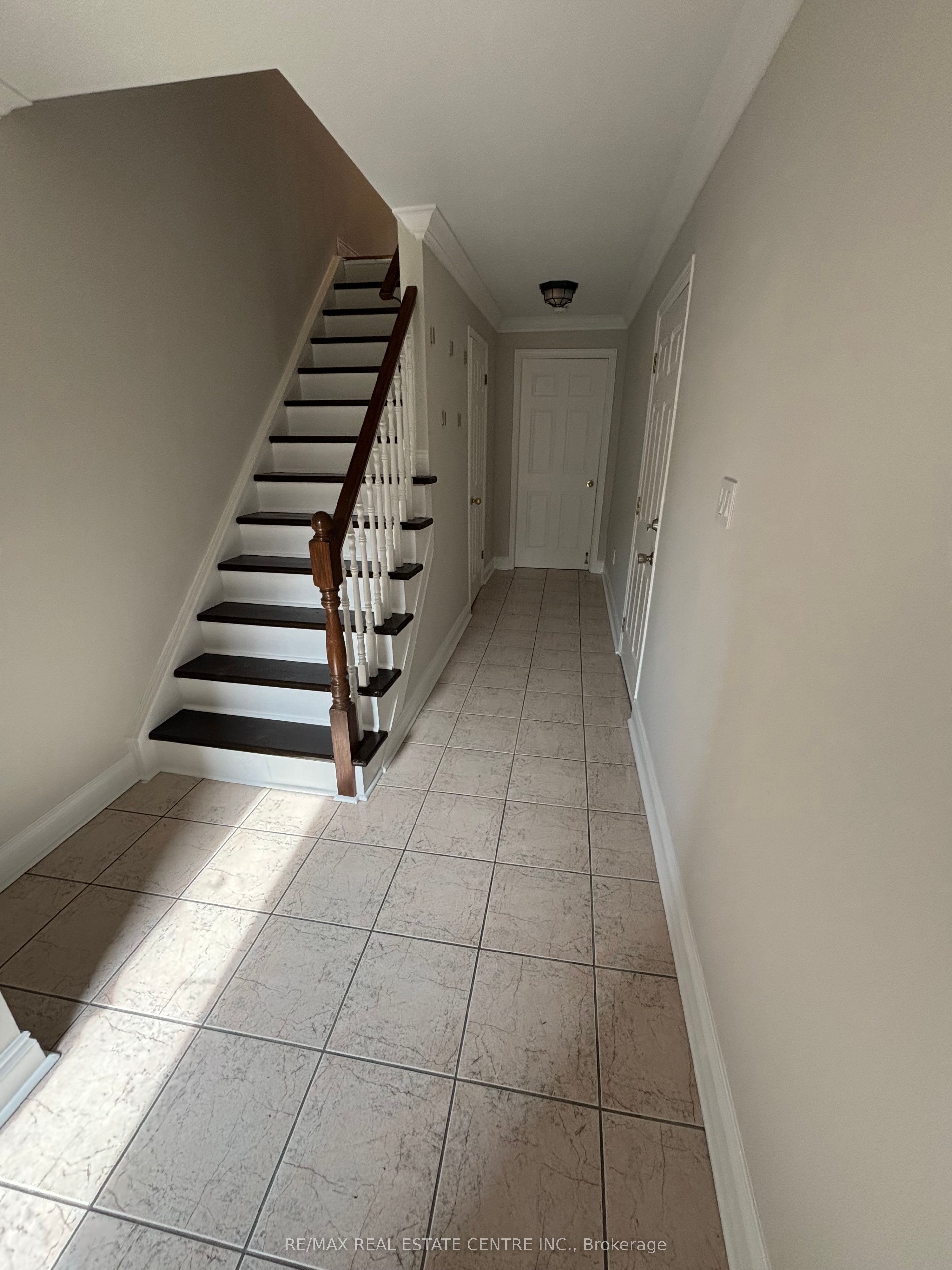 Additional image 2 of 9-29 Heritage Drive, Hamilton, ON, L8G 4T4