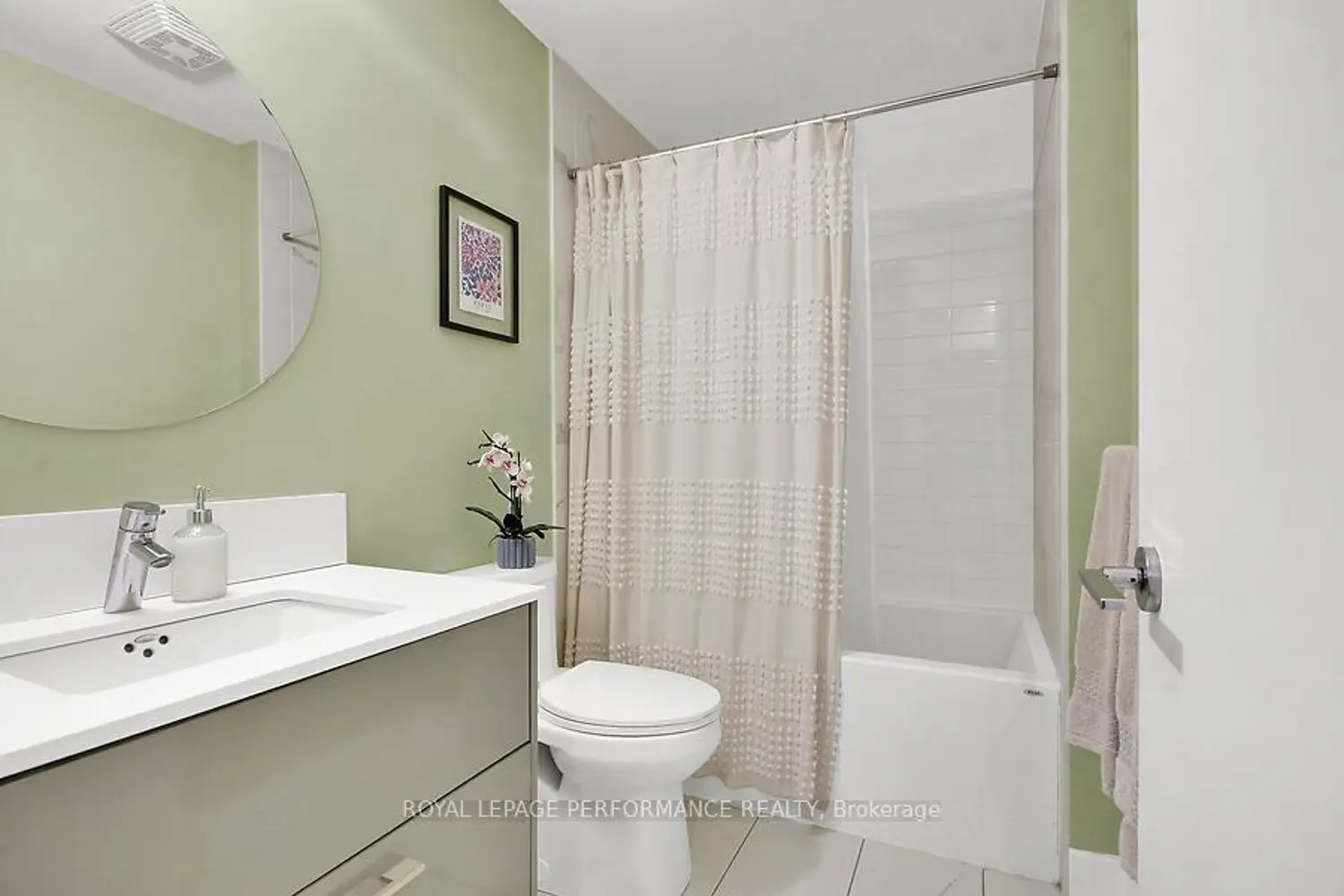 Additional image 8 of 255 Bay Street 1602