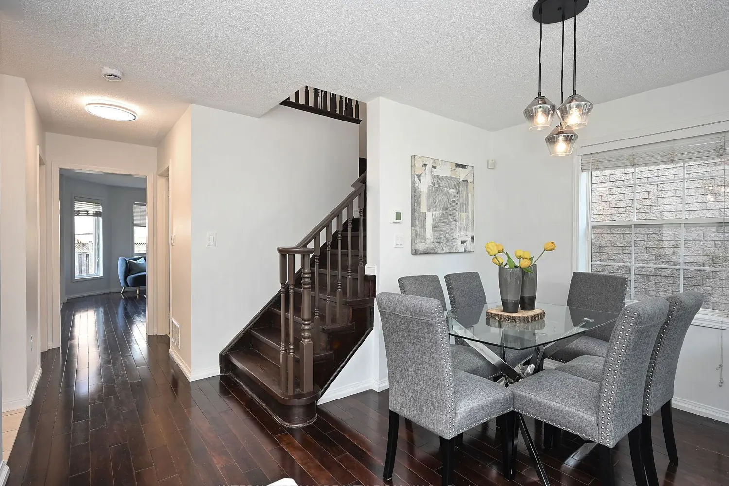 Additional image 5 of 2382 Falkland Crescent