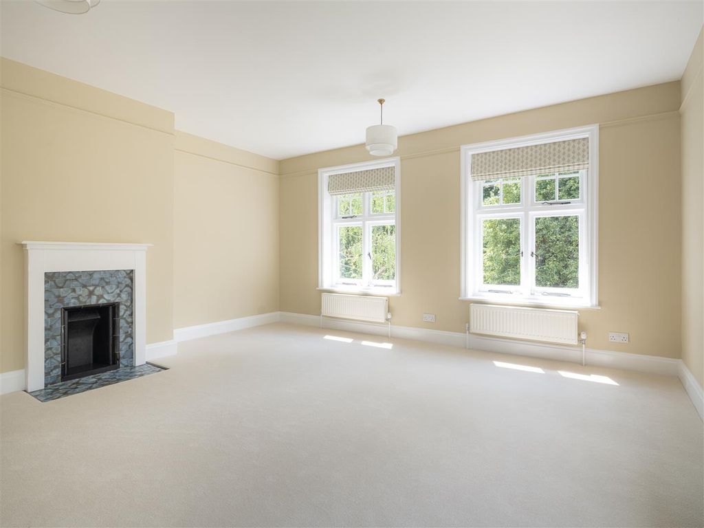 Additional image 20 of 5 bed property to rentDe Vaux Place, Salisbury SP1