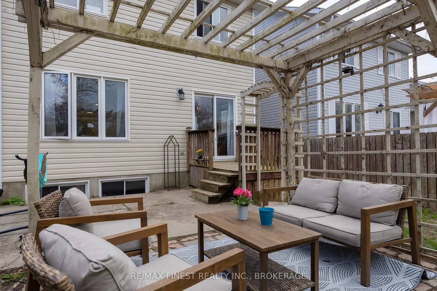 Additional image 17 of 976 Bluffwood Avenue