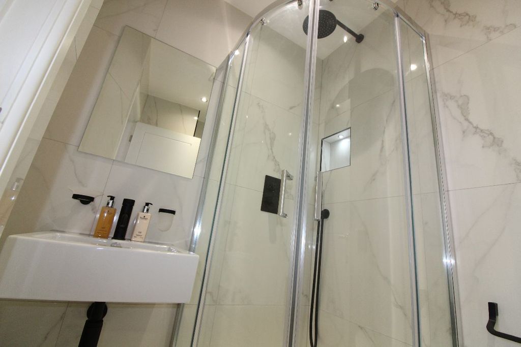 Additional image 7 of 3 bed flat to rentCity Bridge Apartments, Glovers Court, Preston PR1
