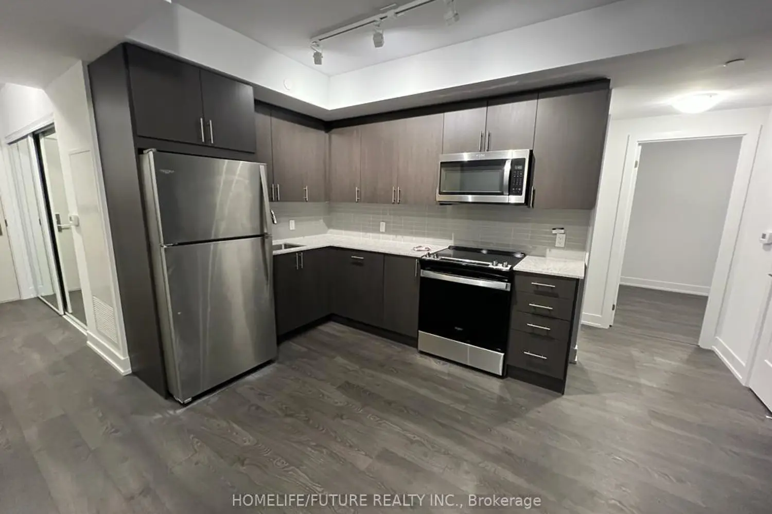 Additional image 3 of 2550 Simcoe Street 1116
