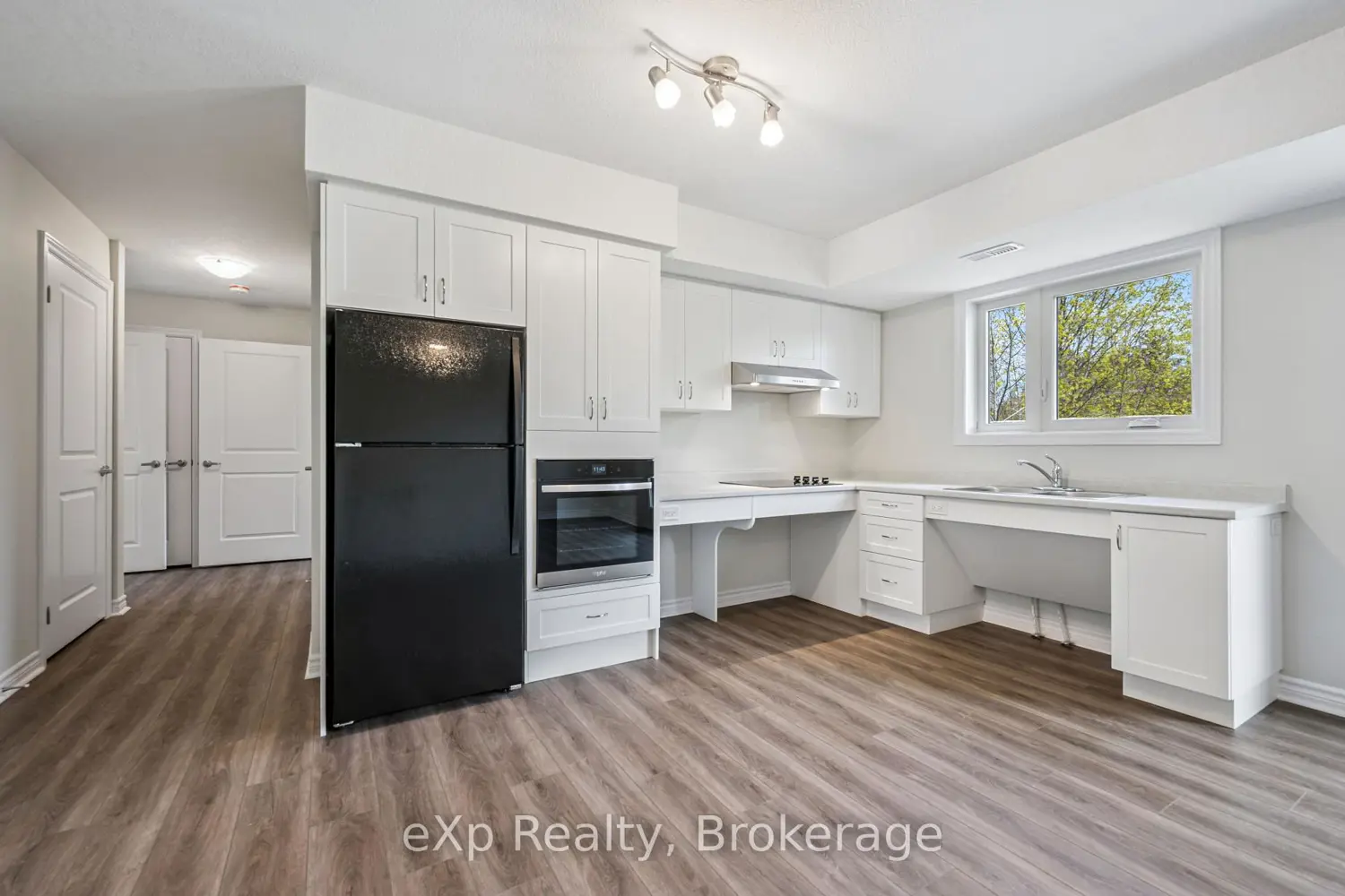 Additional image 6 of 465 Garafraxa Street 10