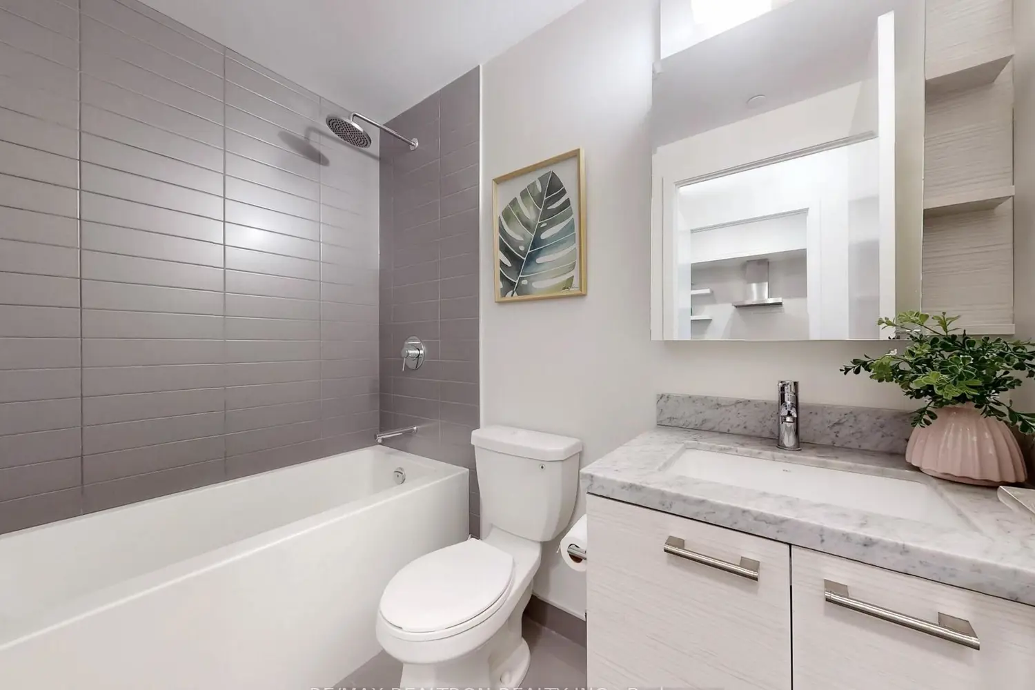 Additional image 9 of 2221 Yonge Street 213