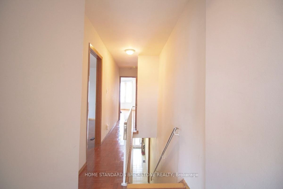 Additional image 4 of 2nd Fl-140 Essex Street, Toronto, ON, M6G 1T5