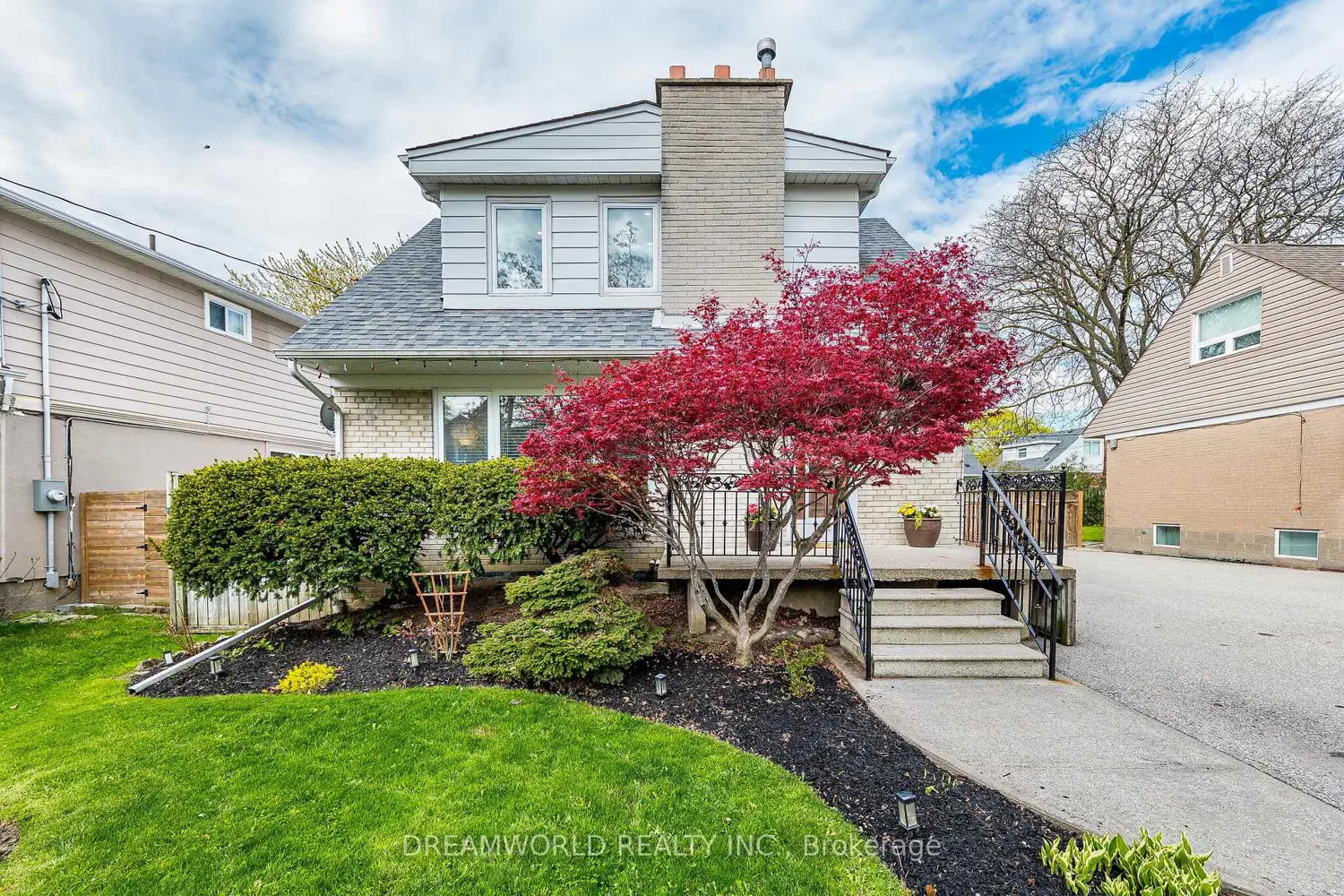6 Esmond Crescent