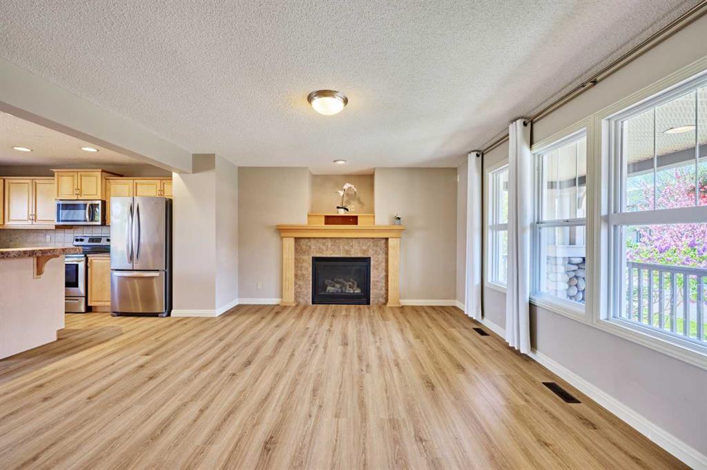 Additional image 6 of 383 Prestwick Close SE, Calgary, AB, T2Z 4Y5