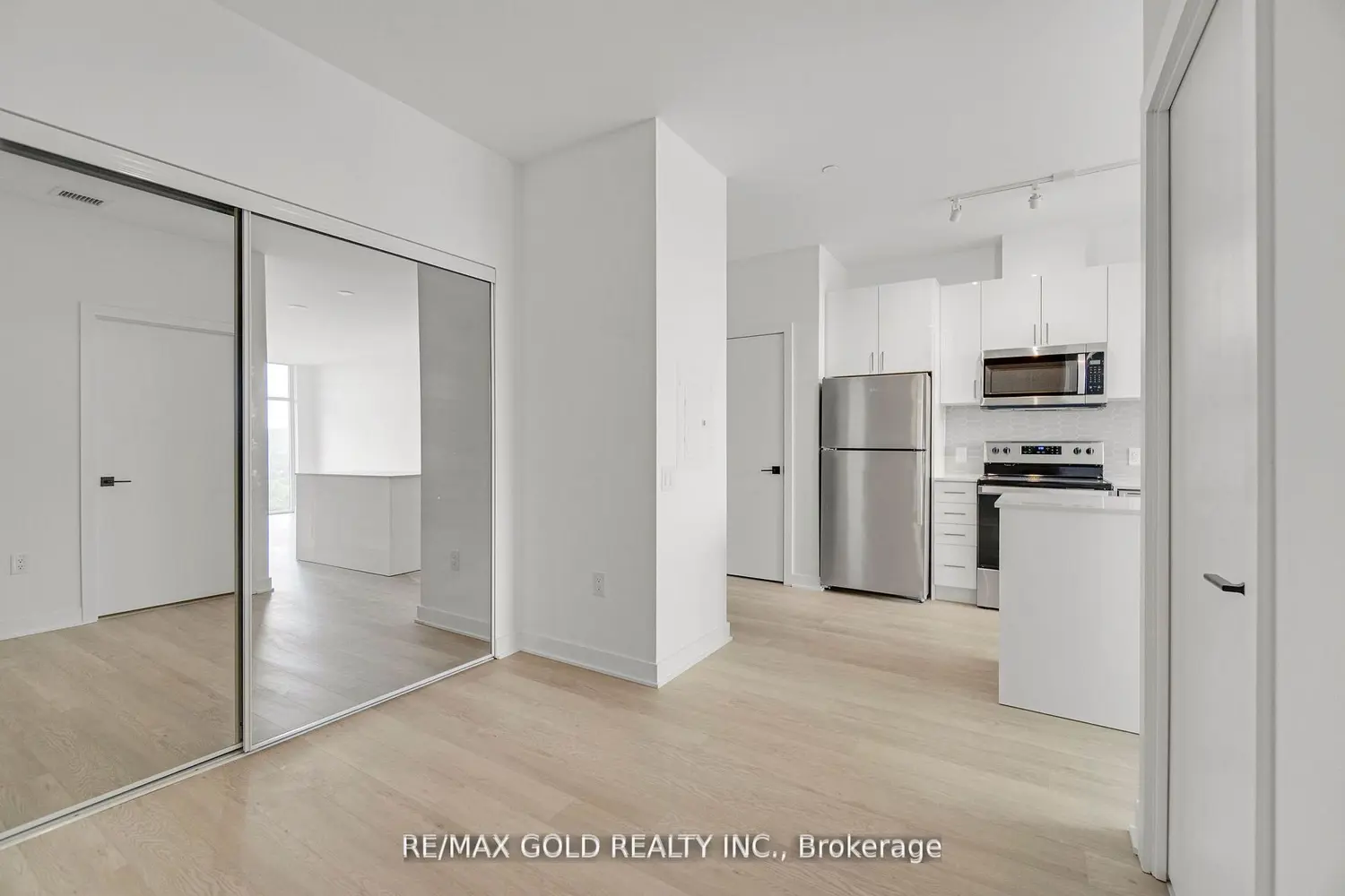 Additional image 14 of 2782 Barton Street 803
