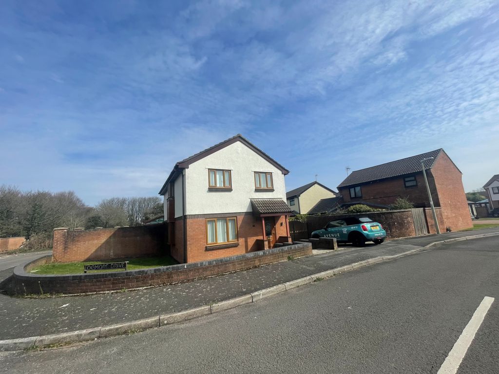 4 bed detached house to rentOgmore Drive, Porthcawl CF36