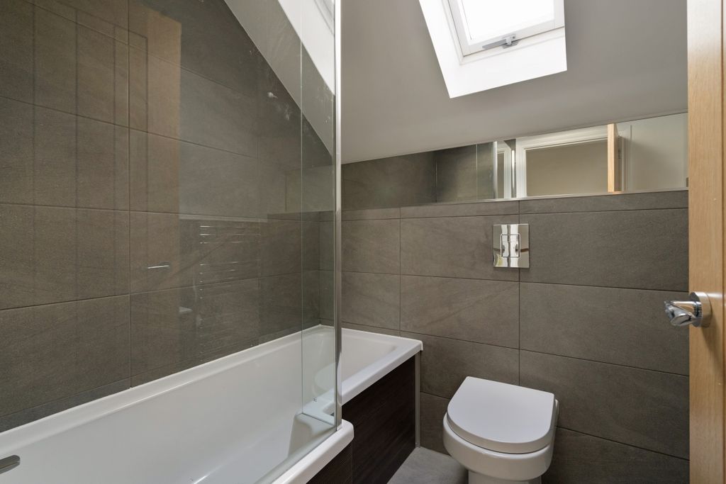 Additional image 9 of 3 bed detached house to rentBarley Close, Henley-In-Arden B95