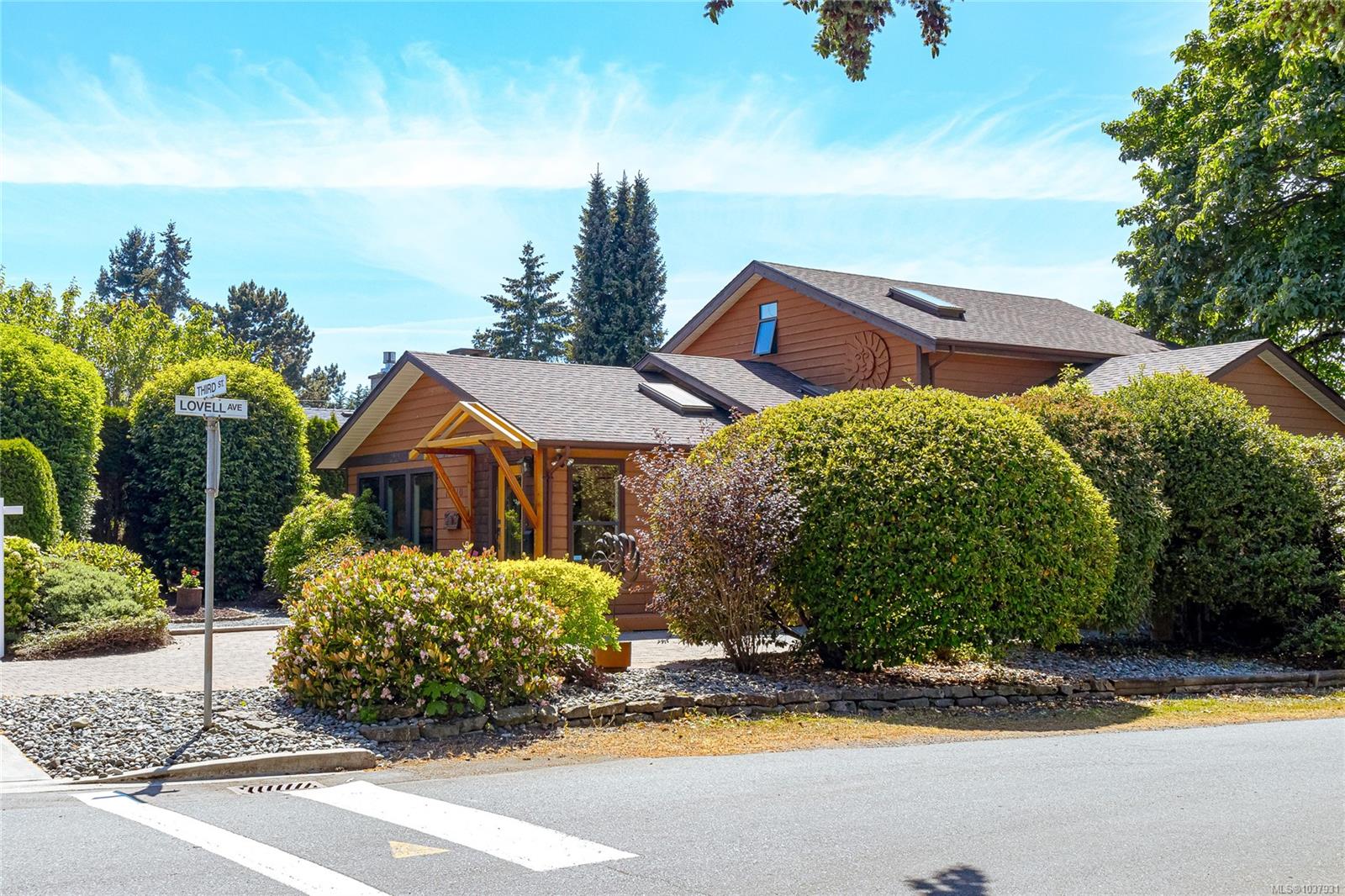 Additional image 6 of 10210 Third Street, Sidney, BC, V8L 3B9